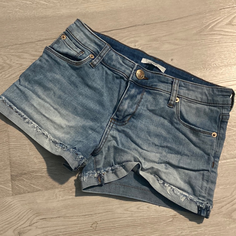 Jean shorts size 25
